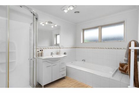 Photo of property in 32 Eaglesome Avenue, Aidanfield, Christchurch, 8025