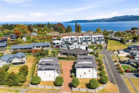 Photo of property in 2/17 Tremaine Avenue, Two Mile Bay, Taupo, 3330