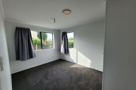 Photo of property in 2 Massine Place, Randwick Park, Auckland, 2105