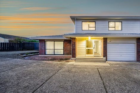 Photo of property in 1/15 Benygloe Place, Highland Park, Auckland, 2010