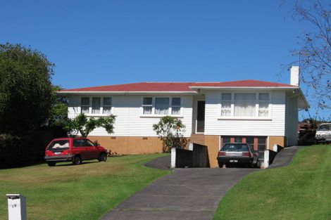 Photo of property in 19 Divich Avenue, Te Atatu South, Auckland, 0610