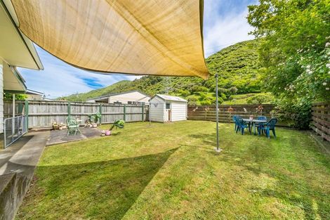 Photo of property in 1/27 Larchmont Grove, Totara Park, Upper Hutt, 5018