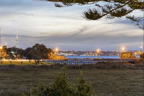 Photo of property in 46 Byron Avenue, Takapuna, Auckland, 0622