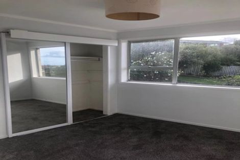 Photo of property in 2/7 Malters Place, Browns Bay, Auckland, 0630