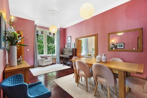 Photo of property in 50 Garden Road, Northland, Wellington, 6012