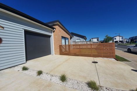 Photo of property in 12 Percheron Road, Pukekohe, 2120