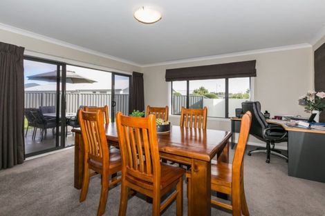 Photo of property in 8 Pania Place, Poraiti, Napier, 4112