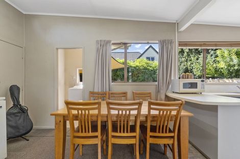 Photo of property in 1/12 Gradwell Place, Two Mile Bay, Taupo, 3330