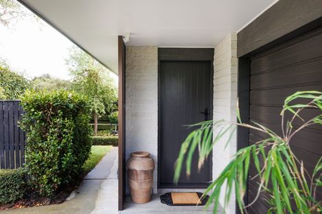 Photo of property in 8 Earl Place, Hokowhitu, Palmerston North, 4410