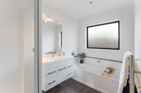 Photo of property in 10 Moy Place, Otaki, 5512