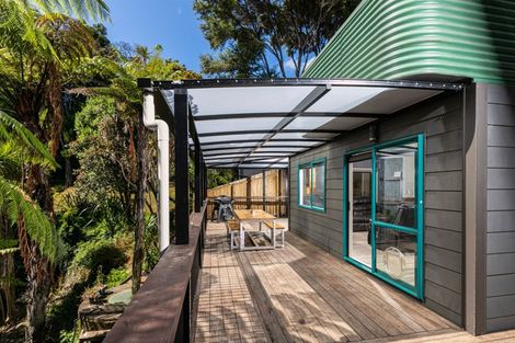 Photo of property in 112 Mountain Road, Henderson Valley, Auckland, 0612