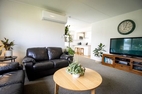 Photo of property in 6 Sutherland Crescent, Westbrook, Palmerston North, 4412