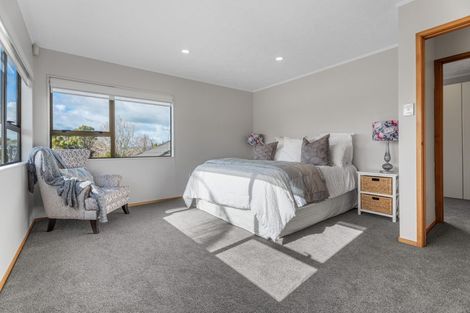 Photo of property in 11 Stevenson Way, Cockle Bay, Auckland, 2014