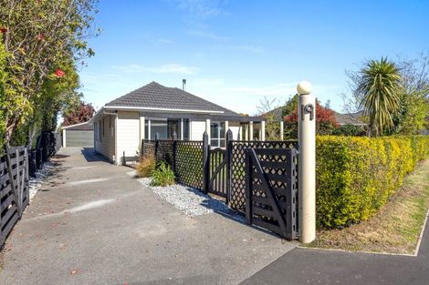 Photo of property in 19 Kinnaird Place, Hillmorton, Christchurch, 8025