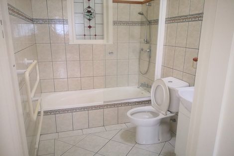 Photo of property in 1020 Great North Road, Point Chevalier, Auckland, 1022