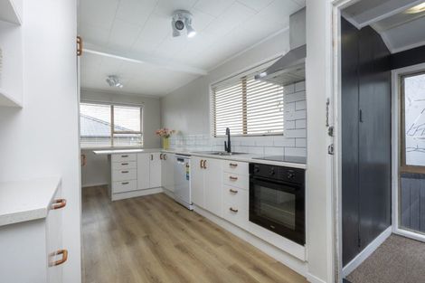 Photo of property in 8 Aquarius Lane, Langs Beach, 0582