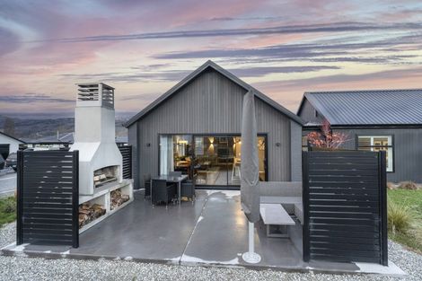 Photo of property in 7 Hatters Lane, Mount Pisa, 9383