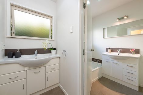 Photo of property in 1 Red Bluff Rise, Campbells Bay, Auckland, 0630