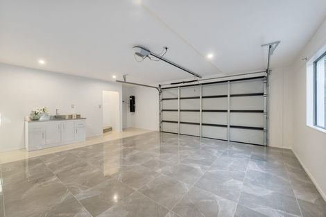 Photo of property in 2 Dhaka Lane, Ranui, Auckland, 0612