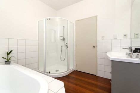 Photo of property in 8a Kiriwai Road, Paremata, Porirua, 5024