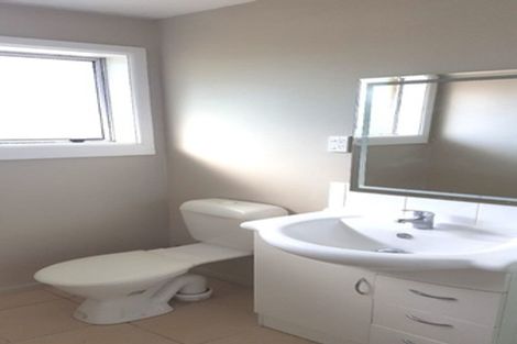 Photo of property in 2/13 Bowen Street, Upper Riccarton, Christchurch, 8041