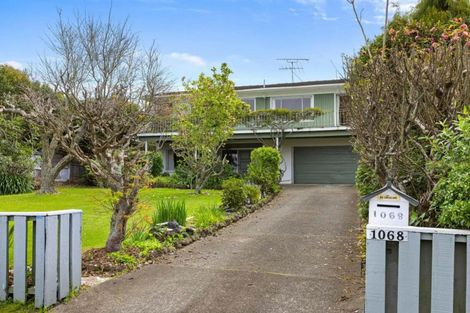 Photo of property in 1068 Whangaparaoa Road, Tindalls Beach, Whangaparaoa, 0930