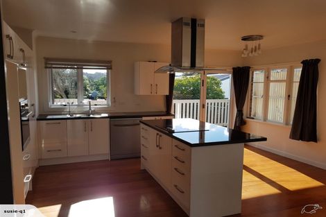Photo of property in 176 Beach Haven Road, Beach Haven, Auckland, 0626