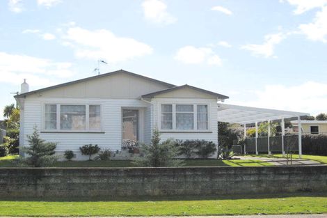 Photo of property in 6 Burns Street, Tawhero, Whanganui, 4501
