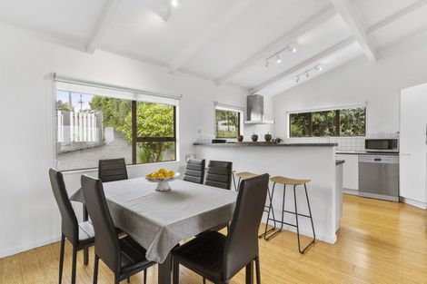 Photo of property in 2/55a Woodlands Crescent, Browns Bay, Auckland, 0630