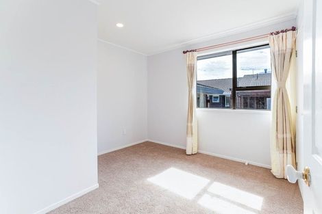 Photo of property in 71 Kennedy Avenue, Forrest Hill, Auckland, 0620