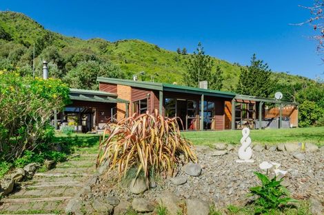 Photo of property in 167 Huia Street, Waikanae, 5391