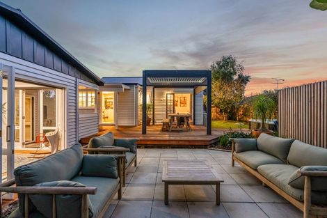 Photo of property in 5 Alice Street, Riverhead, 0820