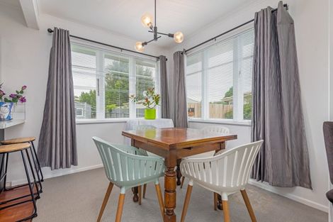 Photo of property in 17 Peters Avenue, Cloverlea, Palmerston North, 4412