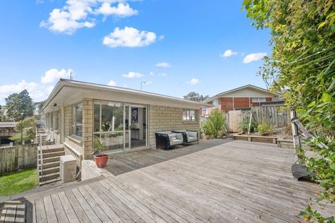 Photo of property in 2/30 Kathleen Street, Totara Vale, Auckland, 0627