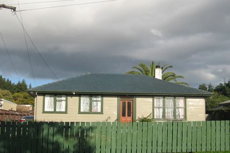 Photo of property in 52 Driver Crescent, Cannons Creek, Porirua, 5024