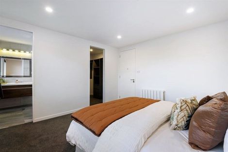 Photo of property in 13 Seaview Road, Castor Bay, Auckland, 0620