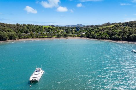Photo of property in 15 Buckleton Road, Tawharanui Peninsula, Matakana, 0986