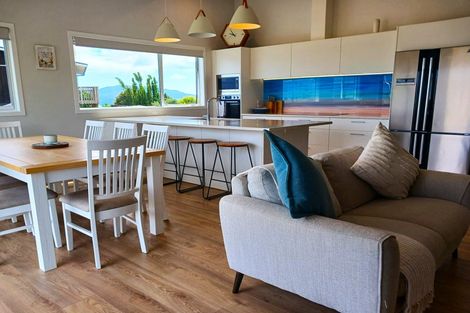 Photo of property in 2 Sunset Heights, Cable Bay, 0420