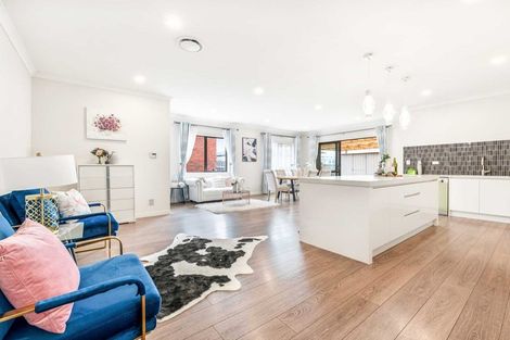 Photo of property in 27 Casheltown Way, Flat Bush, Auckland, 2019