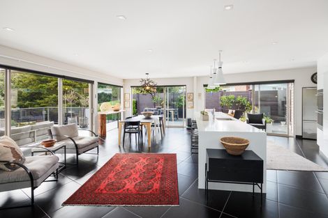 Photo of property in 25 Trent Avenue, Hokowhitu, Palmerston North, 4410