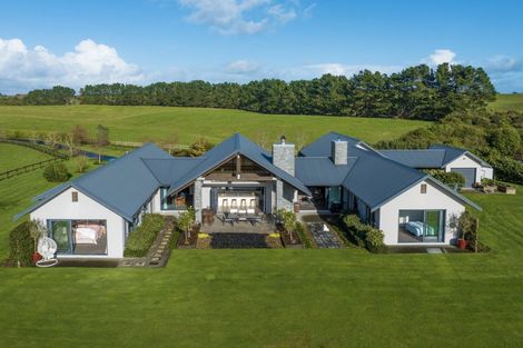 Photo of property in 98 Bushlake Way, Kingseat, Papakura, 2580