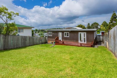 Photo of property in 10 Woodcote Drive, Glenfield, Auckland, 0629