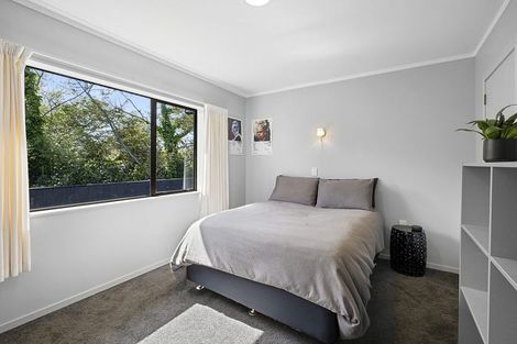 Photo of property in 40 Heta Road, Highlands Park, New Plymouth, 4312