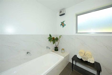 Photo of property in 97b Mount Pleasant Road, Mount Pleasant, Christchurch, 8081