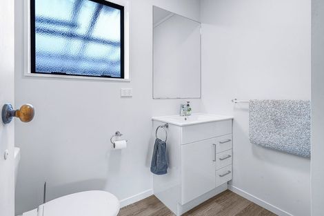 Photo of property in 42 Garland Drive, St Andrews, Hamilton, 3200