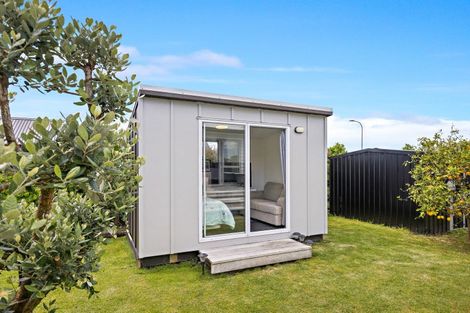 Photo of property in 233a Point Wells Road, Point Wells, 0986