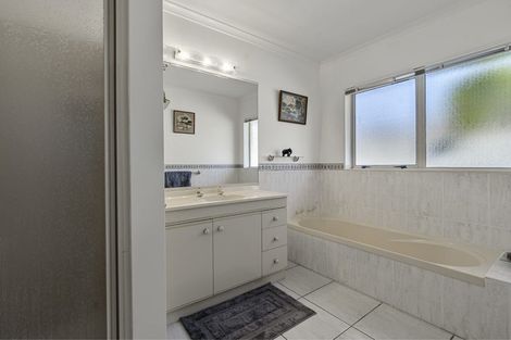 Photo of property in 8 Newport Key, Papamoa Beach, Papamoa, 3118