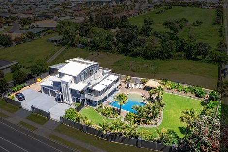 Photo of property in 2 Sandhurst Drive, Papamoa Beach, Papamoa, 3118