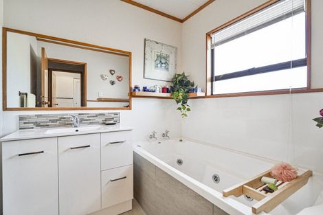 Photo of property in 26 Walton Way, Flaxmere, Hastings, 4120