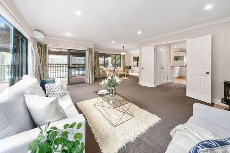 Photo of property in 10 Oakmont Place, Rototuna, Hamilton, 3210